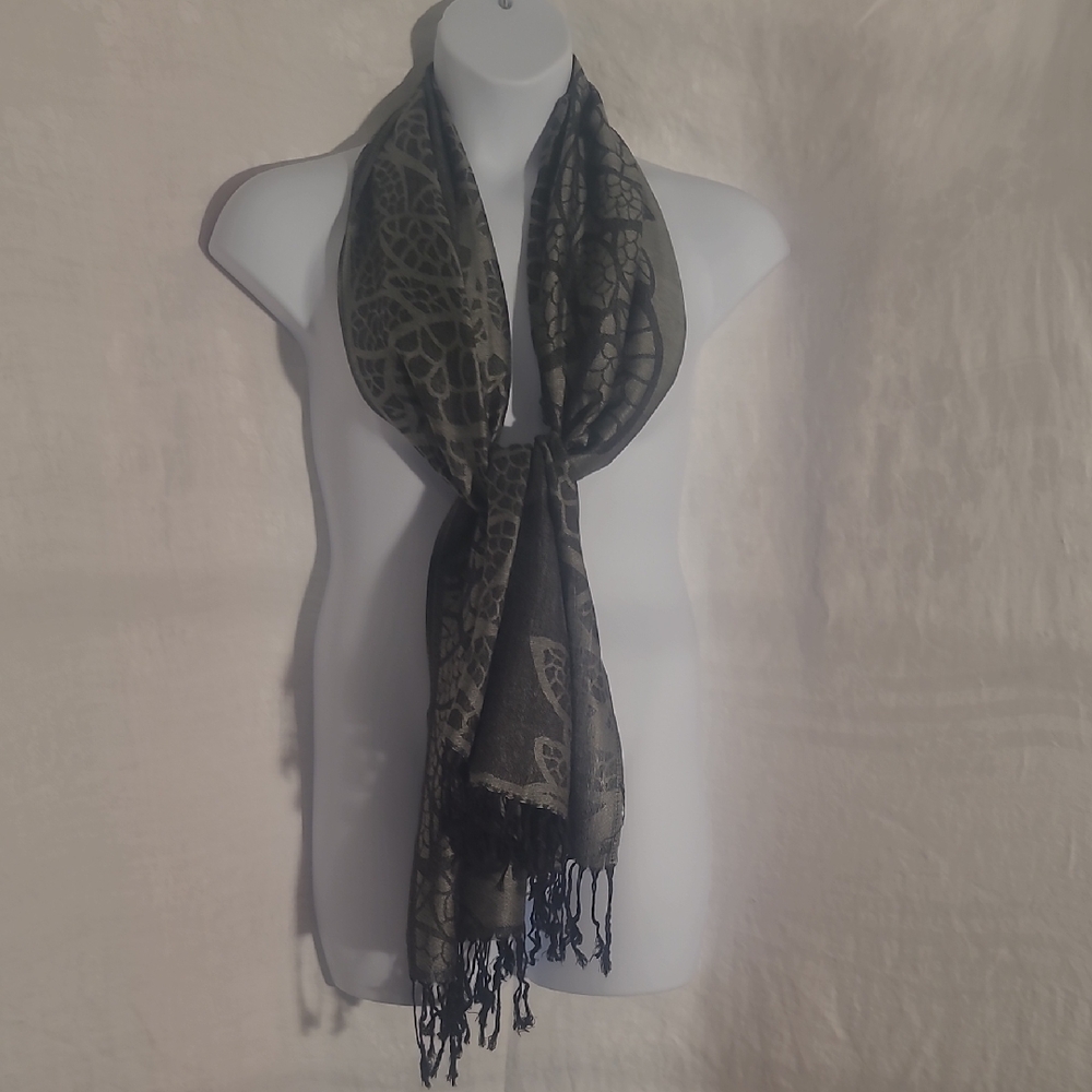 Elegant Black and Gray Scarf